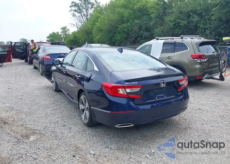 2018 Honda Accord Touring z USA, uszkodzony, nr VIN 1HGCV1F94JA186178